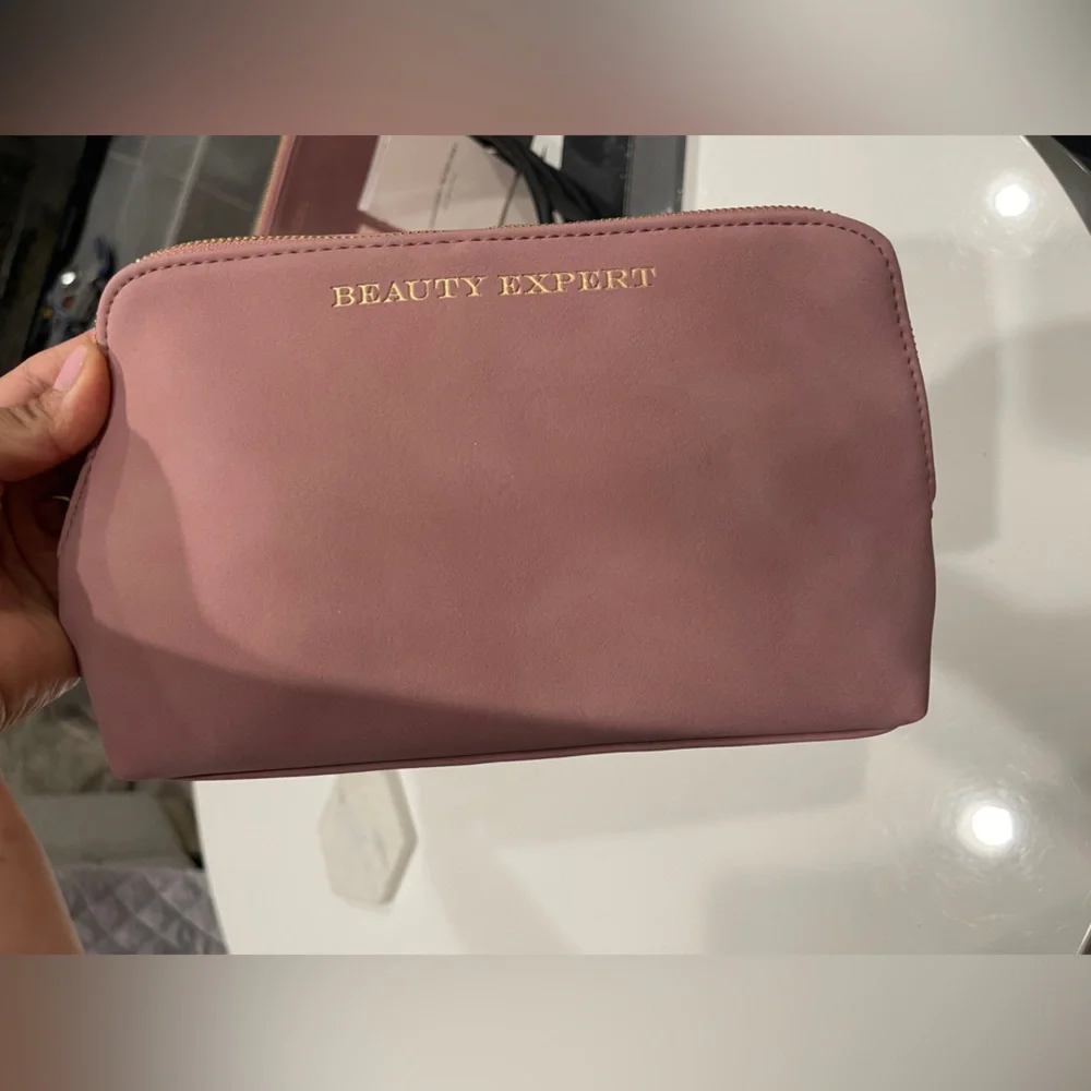 8 Items- Womens Fragrance Liquid Eau de Parfum Samples Size and Beauty Bag NEW - Picture 2 of 9